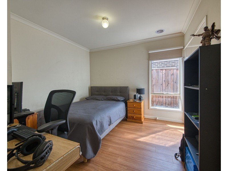 25 Penshurst Crescent, Officer VIC 3809