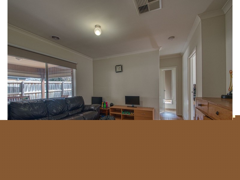 25 Penshurst Crescent, Officer VIC 3809