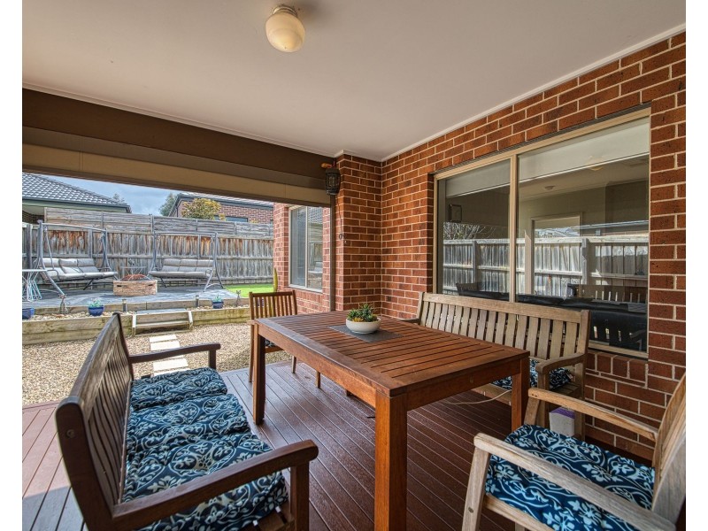 25 Penshurst Crescent, Officer VIC 3809