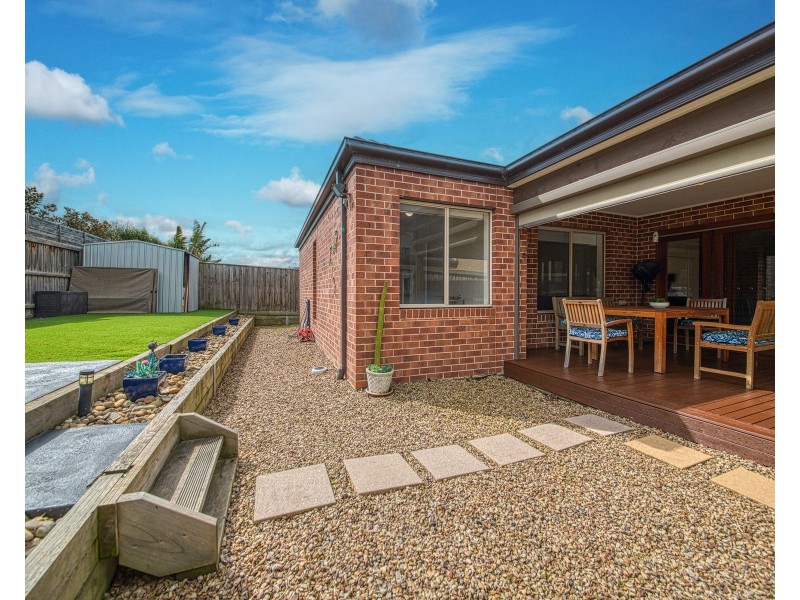 25 Penshurst Crescent, Officer VIC 3809