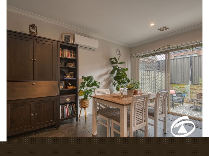 8/23 Atlantic Drive, Pakenham VIC 3810