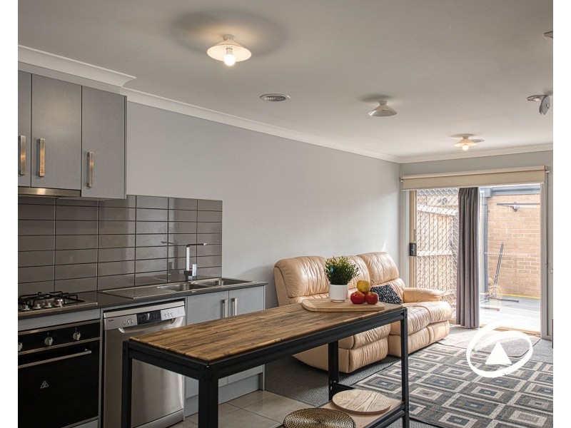 42 Henry Street, Pakenham VIC 3810