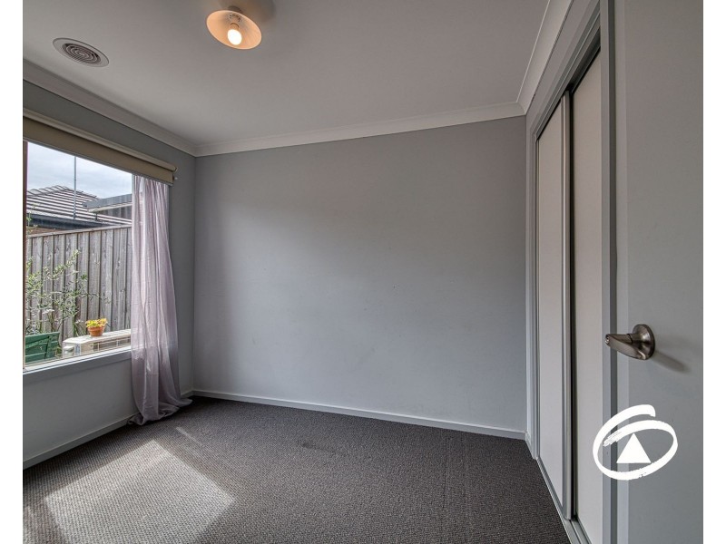 42 Henry Street, Pakenham VIC 3810