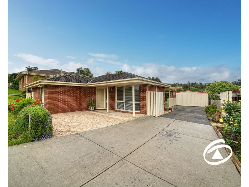 129 Eagle Drive, Pakenham VIC 3810