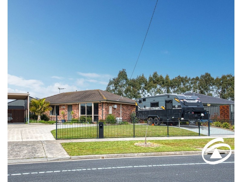 33 Cameron Way, Pakenham VIC 3810