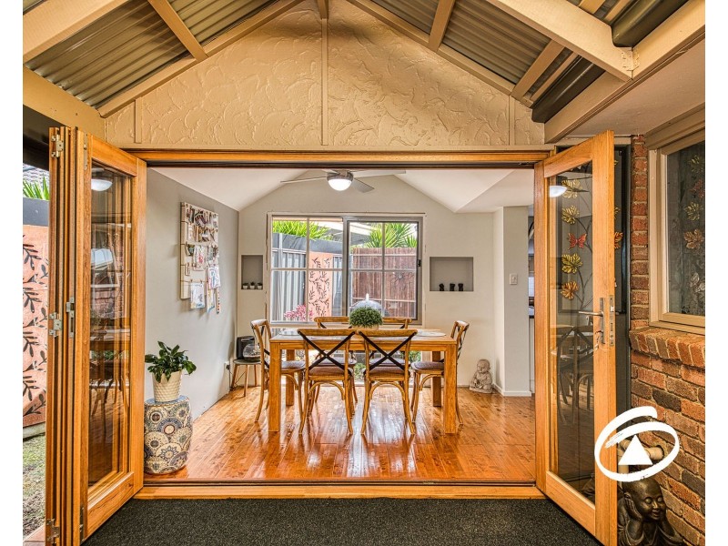 33 Cameron Way, Pakenham VIC 3810