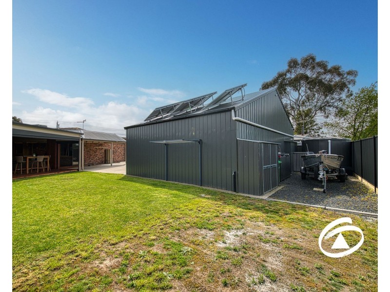 33 Cameron Way, Pakenham VIC 3810