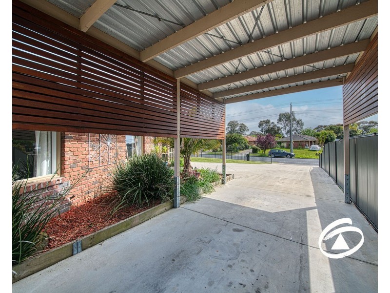 33 Cameron Way, Pakenham VIC 3810