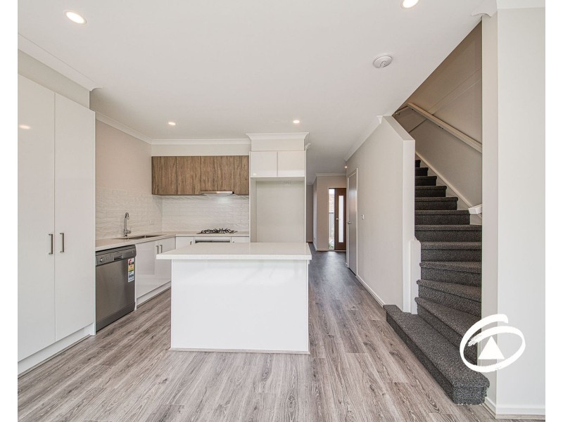 4/18 Bayview Road, Officer VIC 3809