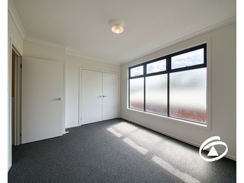 4/18 Bayview Road, Officer VIC 3809