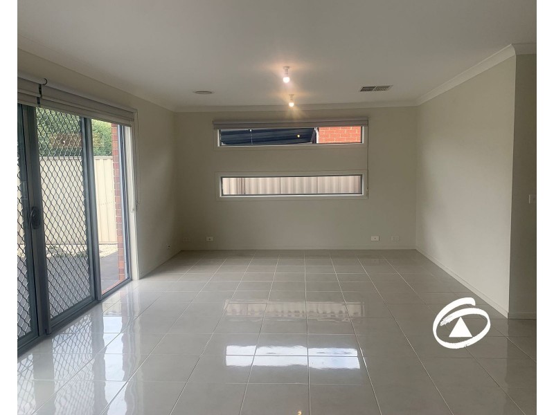 18 Romina Street, Pakenham VIC 3810