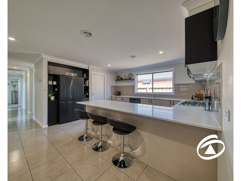 8 Gaslight Street, Longwarry VIC 3816