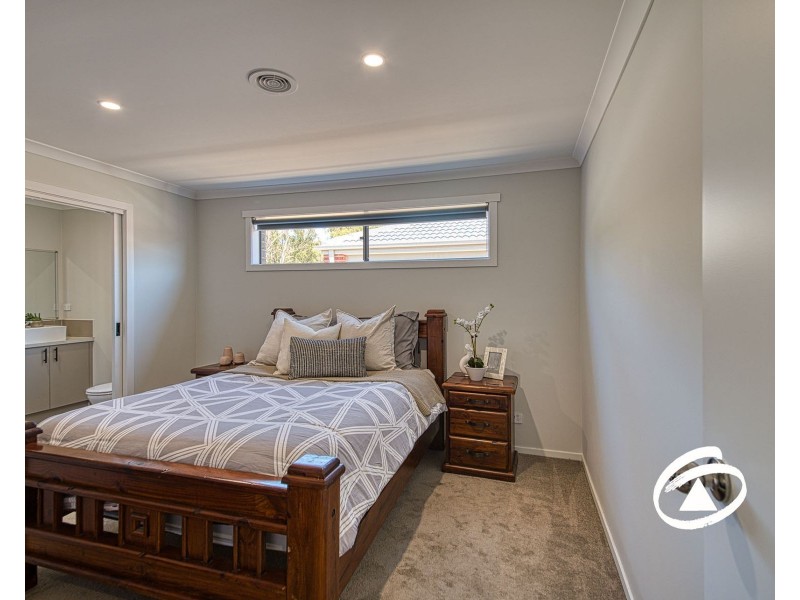 8 Gaslight Street, Longwarry VIC 3816