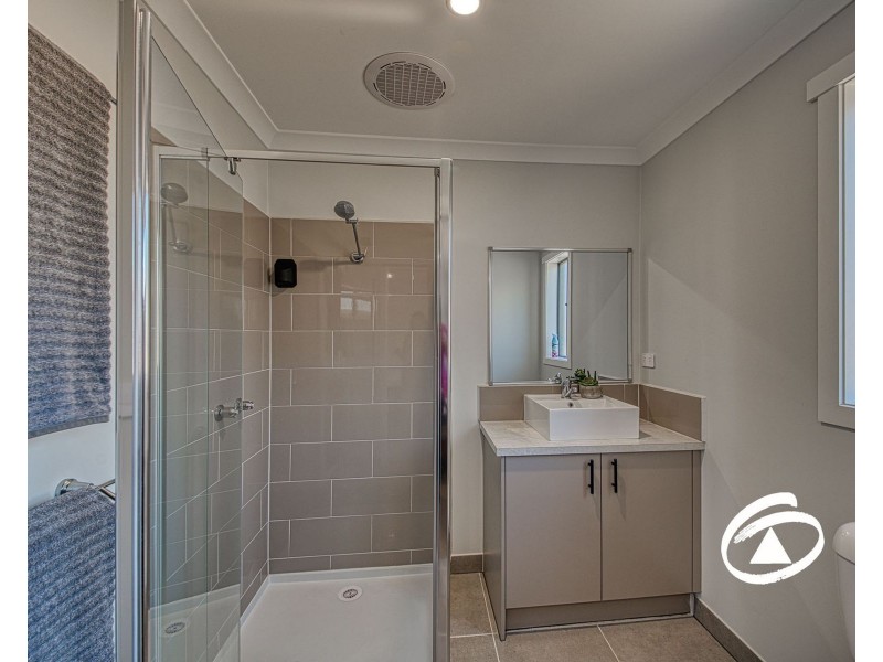 8 Gaslight Street, Longwarry VIC 3816