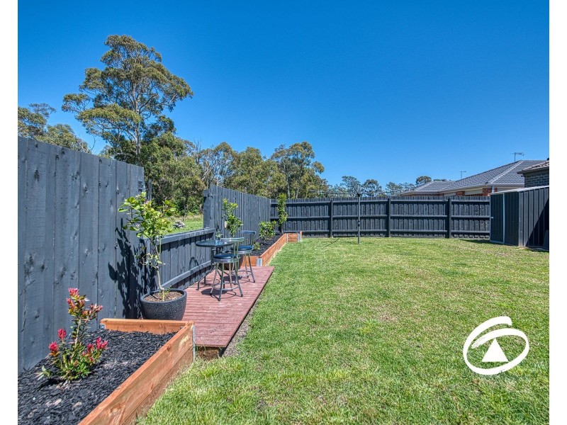 8 Gaslight Street, Longwarry VIC 3816