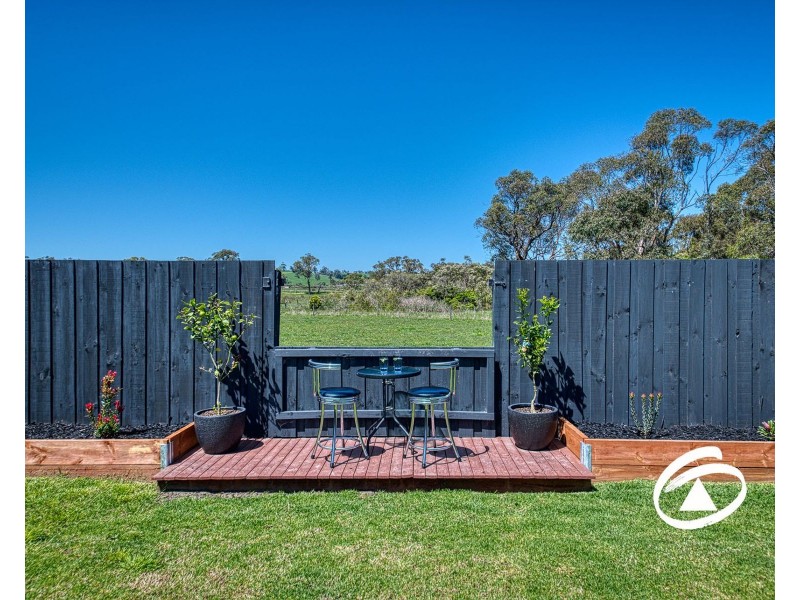 8 Gaslight Street, Longwarry VIC 3816