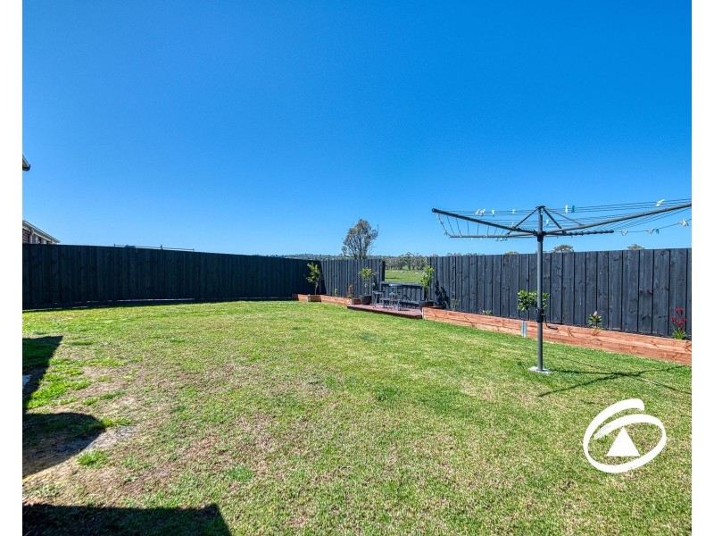 8 Gaslight Street, Longwarry VIC 3816