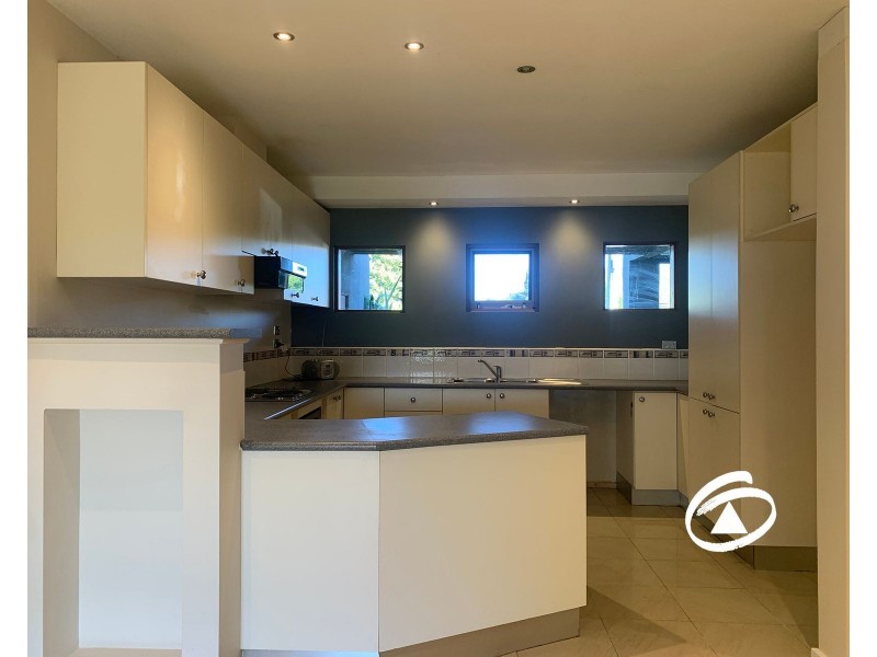 2 Savage Street, Pakenham VIC 3810