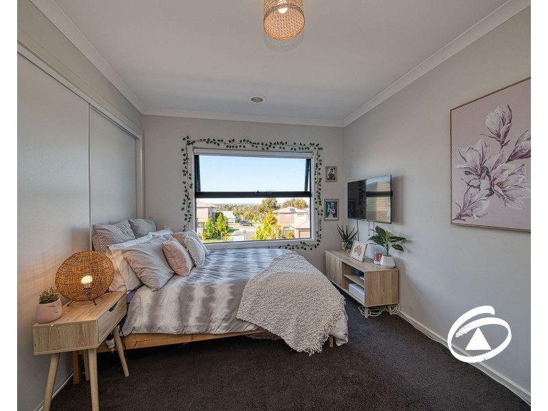 11/23 Atlantic Drive, Pakenham VIC 3810