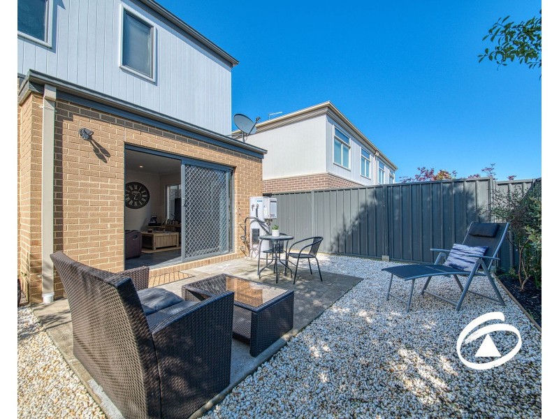 11/23 Atlantic Drive, Pakenham VIC 3810