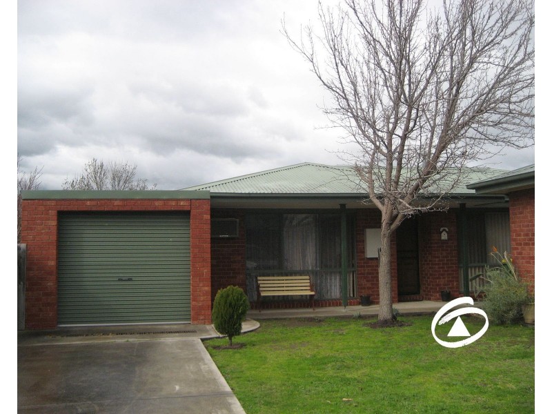 3/10 Rogers Street, Pakenham VIC 3810