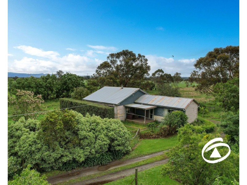 585 Bunyip-Modella Road, Iona VIC 3815