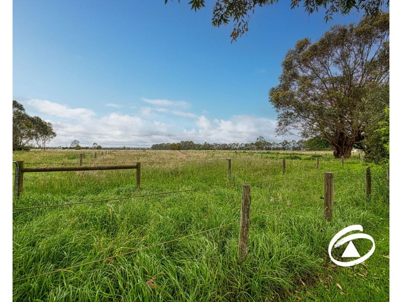 585 Bunyip-Modella Road, Iona VIC 3815