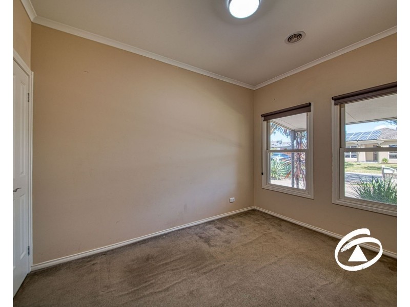 24 Mallee Circuit, Pakenham VIC 3810