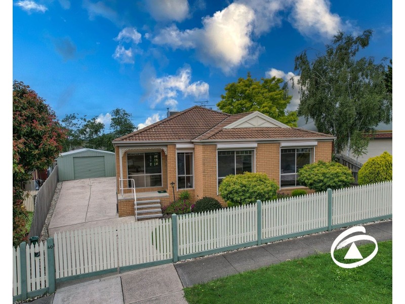 40 Leigh Drive, Pakenham VIC 3810