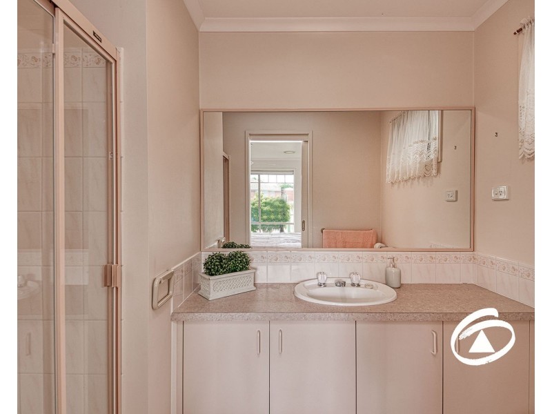 40 Leigh Drive, Pakenham VIC 3810