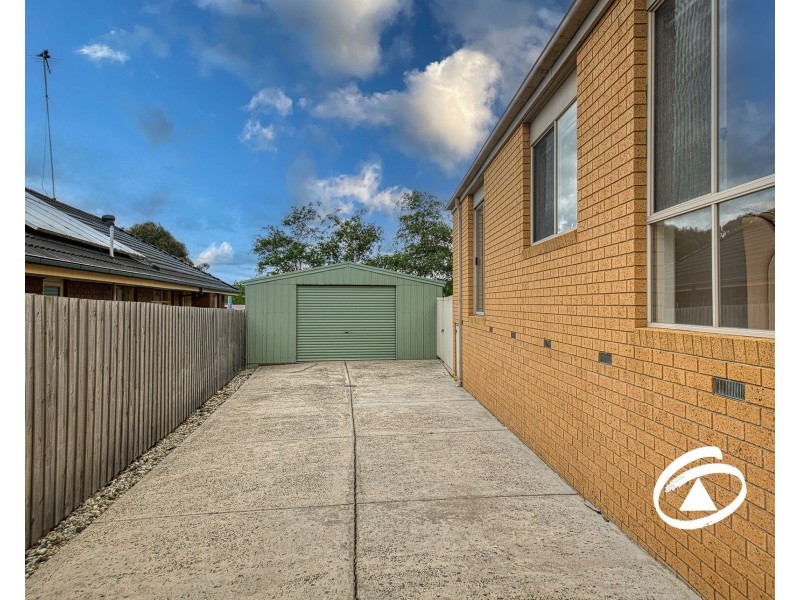 40 Leigh Drive, Pakenham VIC 3810