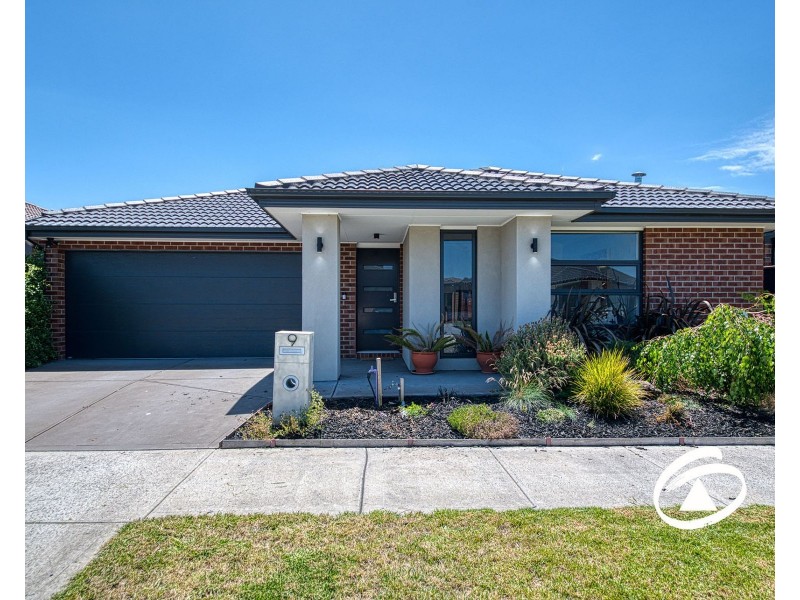 9 Seuss Drive, Officer VIC 3809