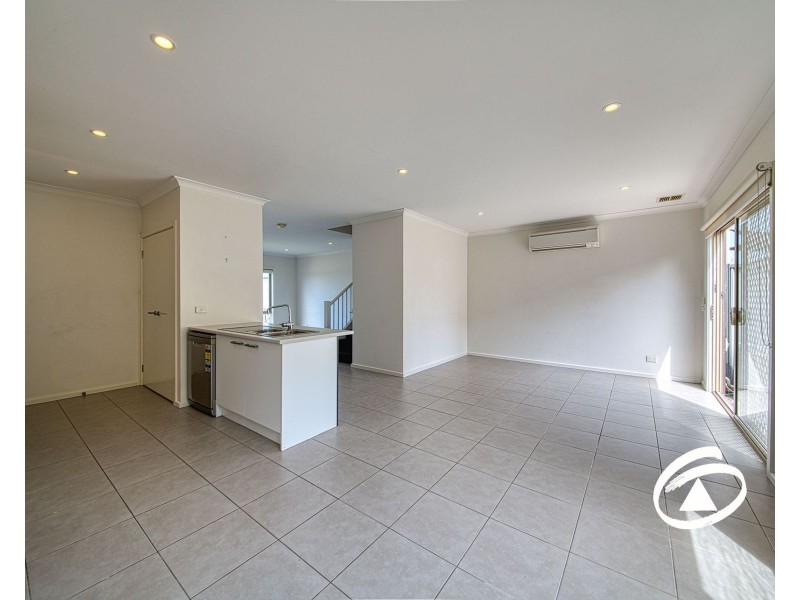 67 Atlantic Drive, Pakenham VIC 3810