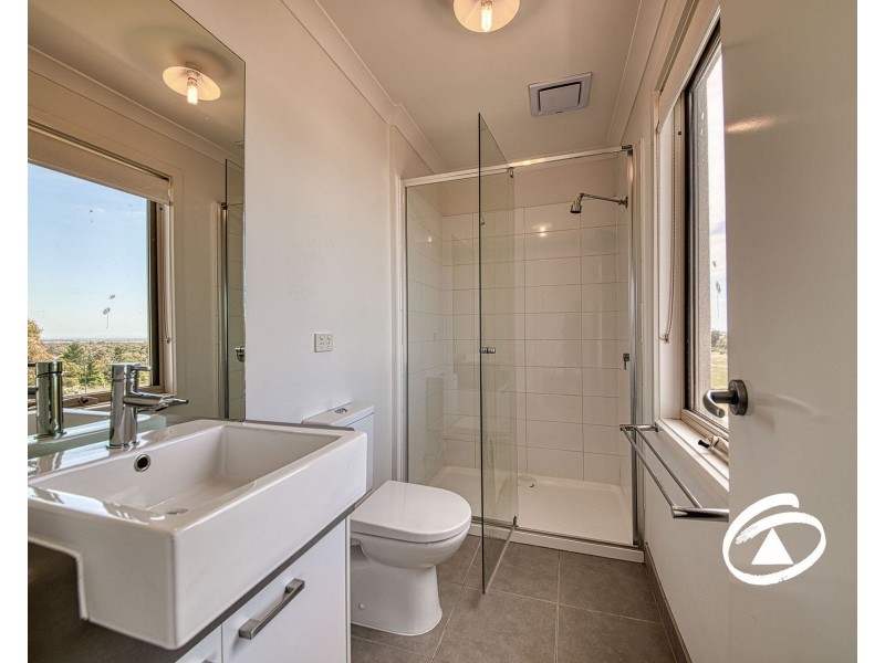 67 Atlantic Drive, Pakenham VIC 3810