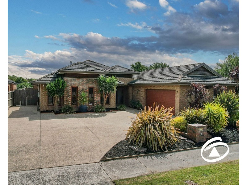 14 Riddell Grove, Pakenham VIC 3810