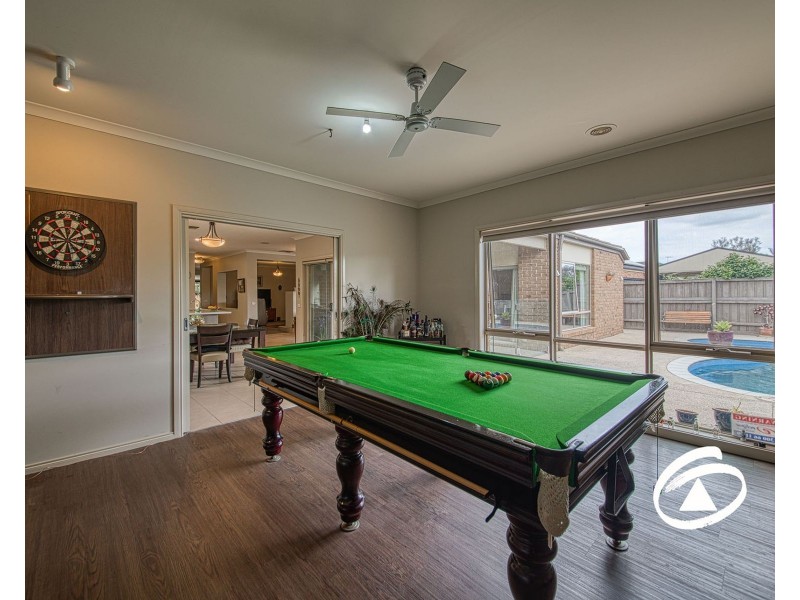 14 Riddell Grove, Pakenham VIC 3810