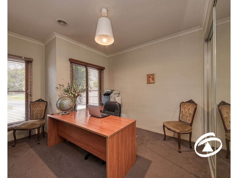 14 Riddell Grove, Pakenham VIC 3810