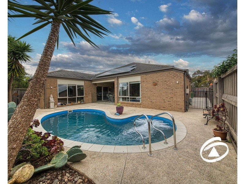 14 Riddell Grove, Pakenham VIC 3810