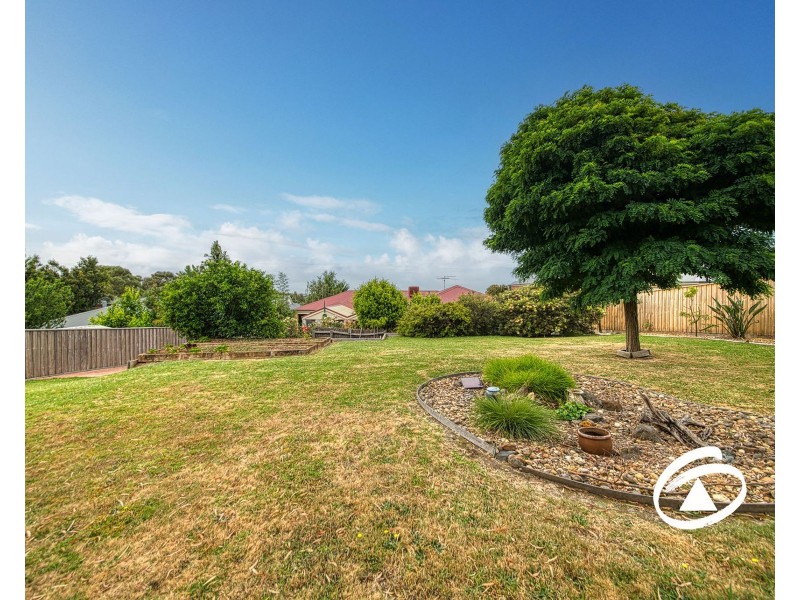 14 Overland Rise, Pakenham VIC 3810