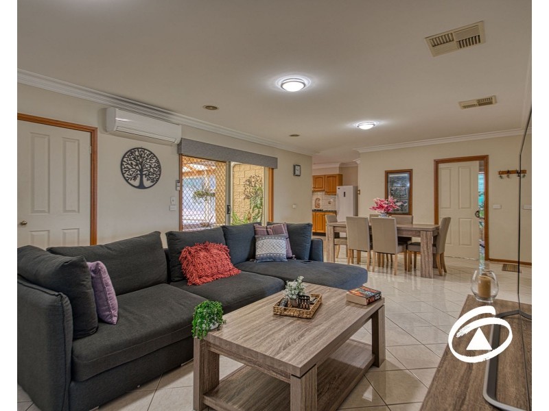 14 Overland Rise, Pakenham VIC 3810