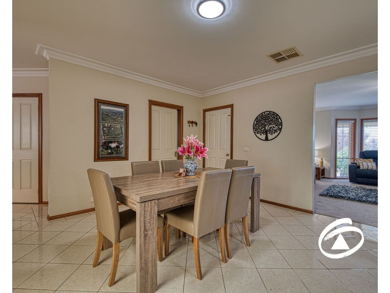 14 Overland Rise, Pakenham VIC 3810