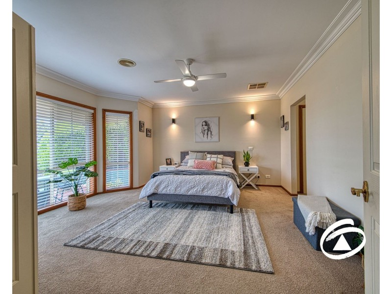 14 Overland Rise, Pakenham VIC 3810