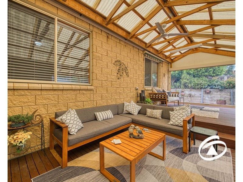 14 Overland Rise, Pakenham VIC 3810