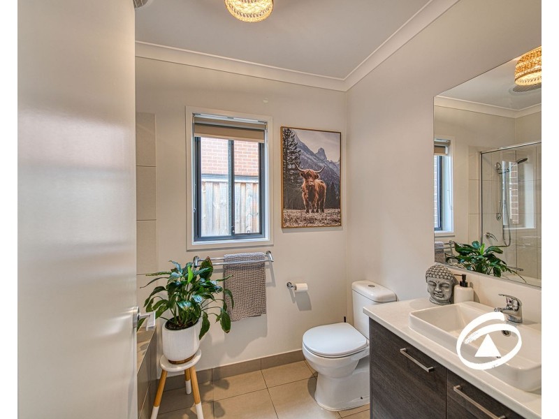 18 Socrates Crescent, Officer VIC 3809