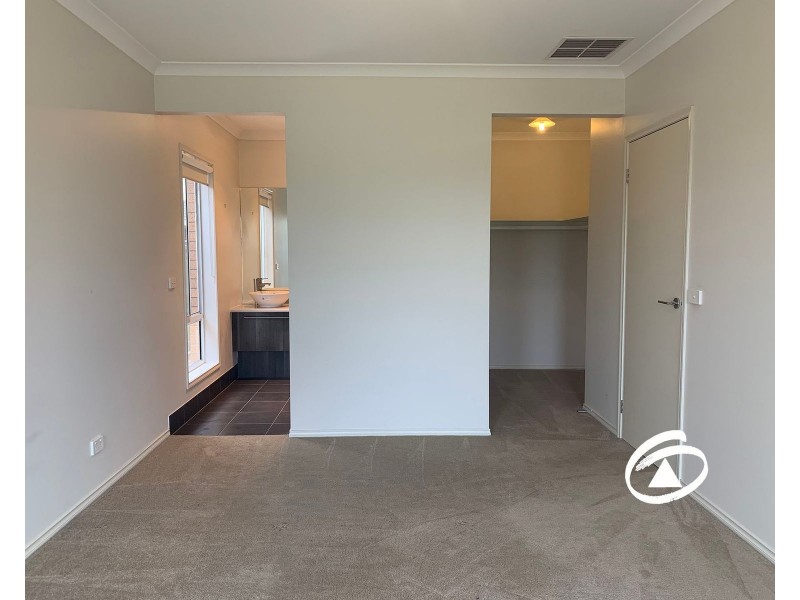 3 Moore Mews, Pakenham VIC 3810