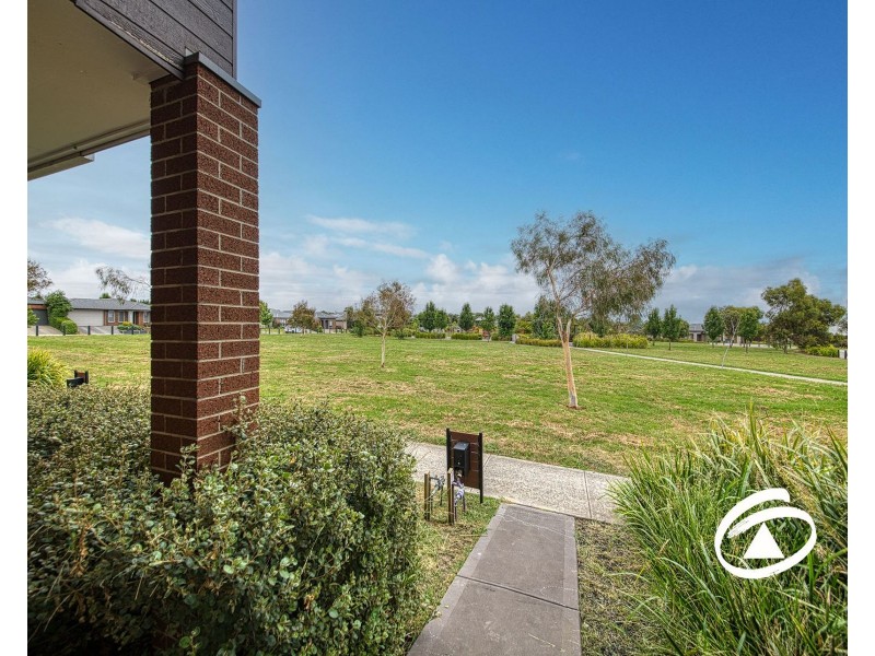 12 Todd Lane, Pakenham VIC 3810