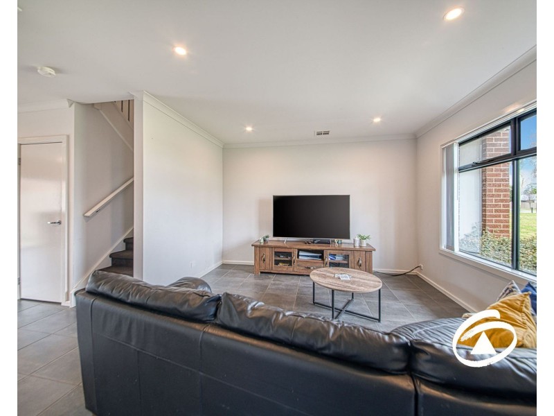 12 Todd Lane, Pakenham VIC 3810