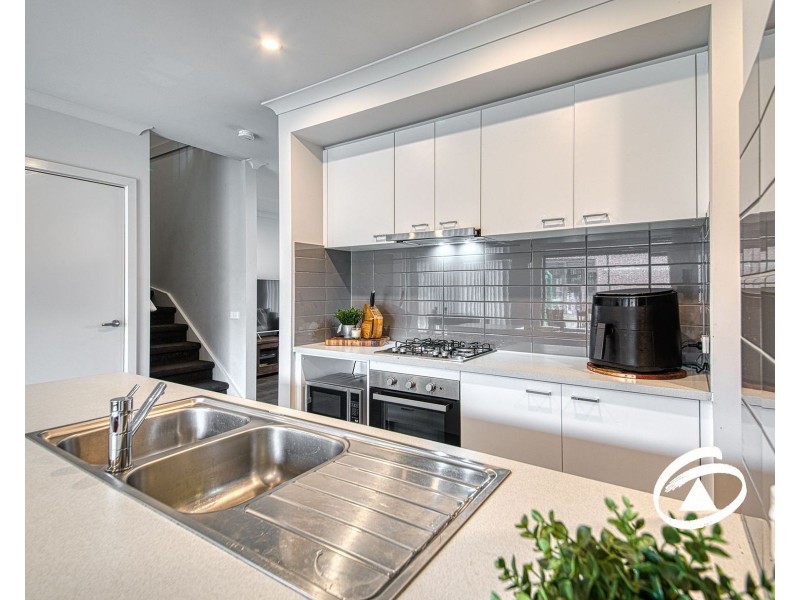 12 Todd Lane, Pakenham VIC 3810