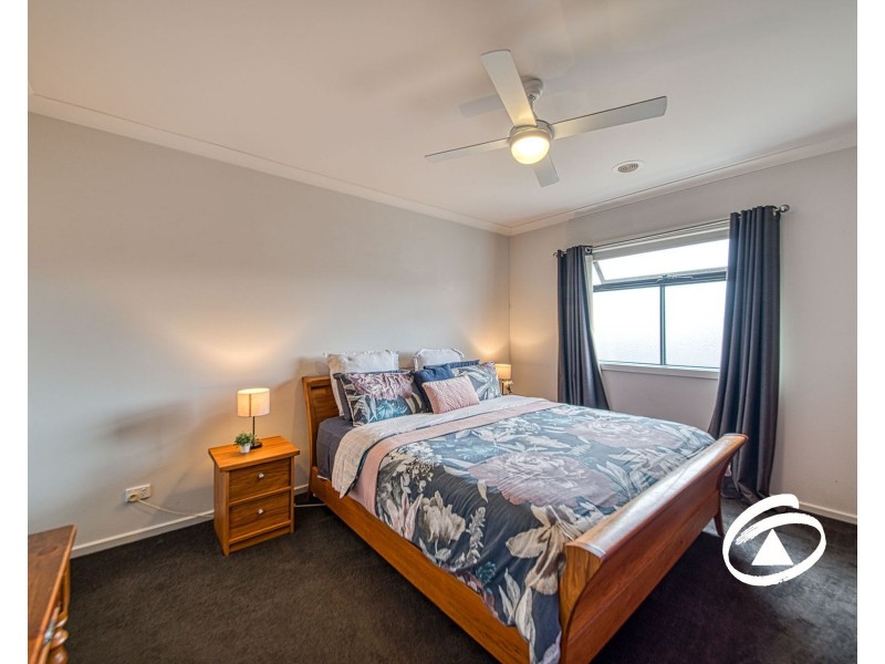 12 Todd Lane, Pakenham VIC 3810