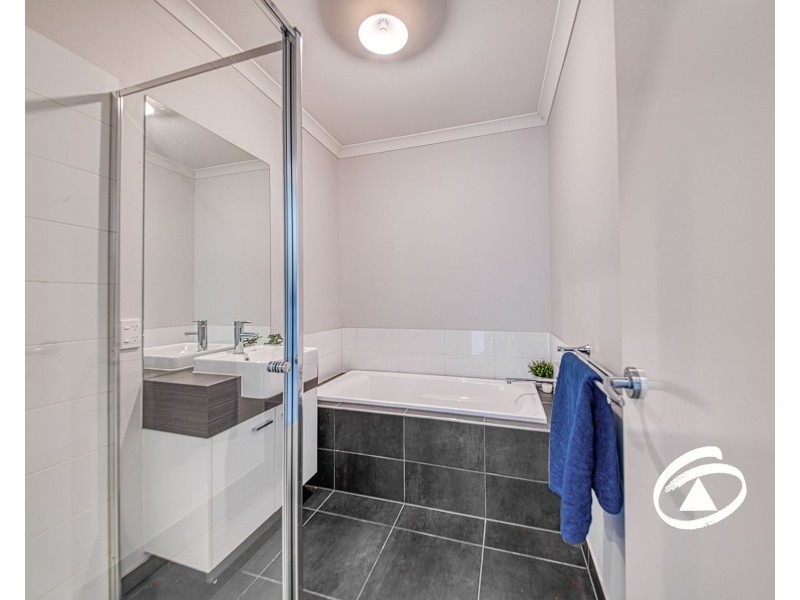 12 Todd Lane, Pakenham VIC 3810